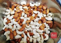 椒盐腰果杏仁的做法图解1