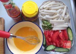 番茄鸡蛋炒年糕的做法图解1