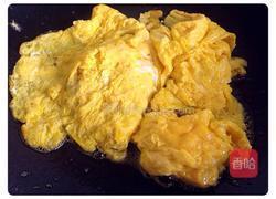 番茄鸡蛋炒年糕的做法图解3