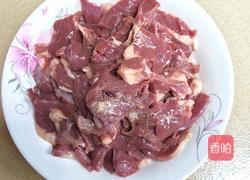 洋葱爆猪心的做法图解2