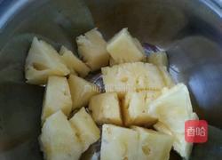 菠萝果粒汁的做法图解1