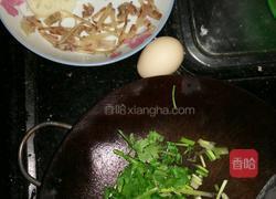 莲藕炒鱿鱼丝鸡蛋的做法图解1