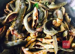 川味泡菜麻麻耙泥鳅的做法图解6