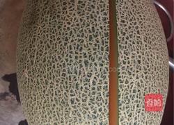 鲨鱼嘴哈密瓜的做法图解3