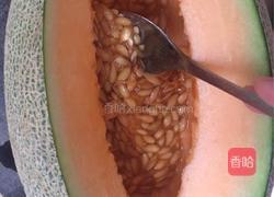 鲨鱼嘴哈密瓜的做法图解6