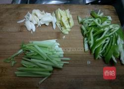 芹菜炒猪肝的做法图解2
