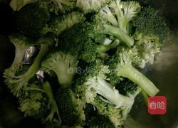 西兰花的做法图解1