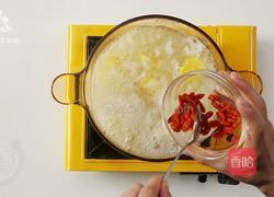 菠萝银耳羹 夏季必喝的美容养颜排毒汤的做法图解13