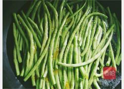 豆角肉馅煎包子的做法图解4