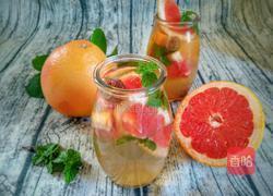 85℃的霸王葡萄柚(西柚绿茶饮)的做法图解1