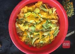 爆炒南瓜花的做法图解2