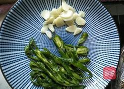 鸭胗炒毛豆的做法图解3