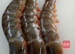 大虾的处理的做法图解1