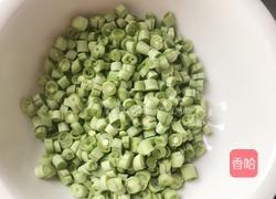 肉末芸豆橄榄菜的做法图解2