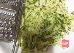 青瓜拌香菜的做法图解2
