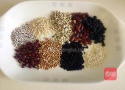 杂粮粥的做法图解1