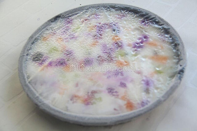 盖上保鲜膜放冰箱冻硬