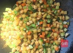 鸡丁大杂烩的做法图解7