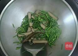 韭苔炒蛋定姐鸡蛋干的做法图解4