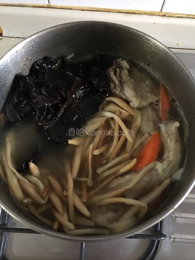 等胡萝卜软糯即可