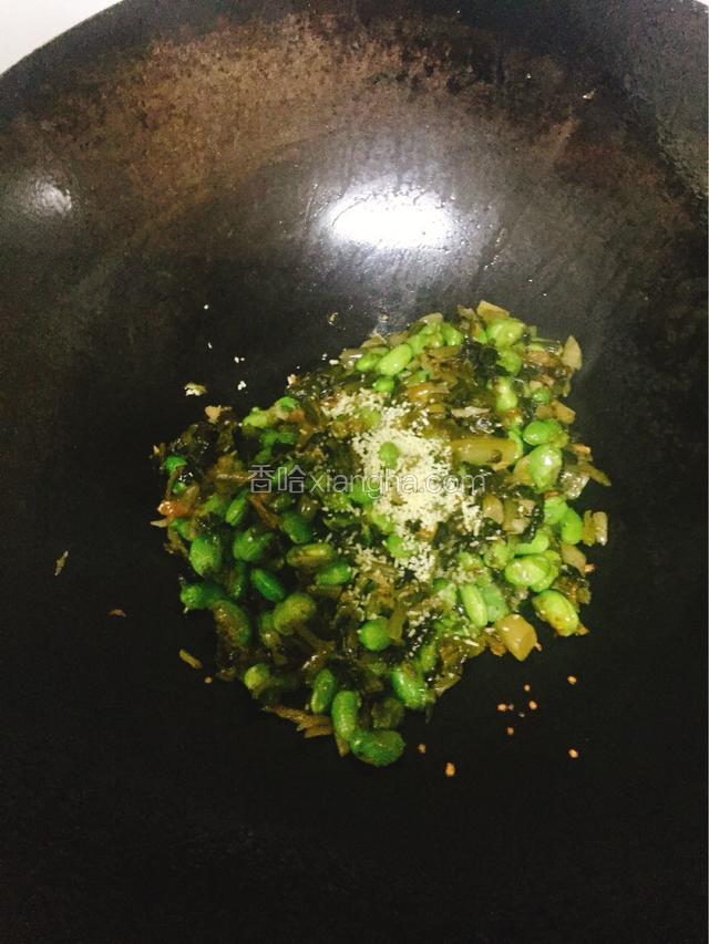 加味精就可以，因为雪菜比较咸，所以不需要盐了