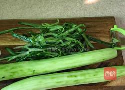 爽口黄瓜条的做法图解2