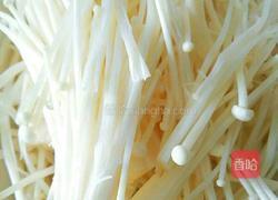 排骨金针菇汤的做法图解2