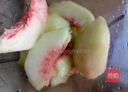 桃子奶昔的做法图解2