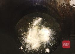 土豆丁炒毛豆子的做法图解2