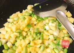 土豆丁炒毛豆子的做法图解3