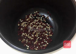 红豆薏米粥的做法图解2