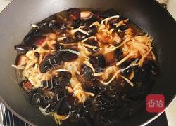 香菇木耳黄花菜面的做法图解1