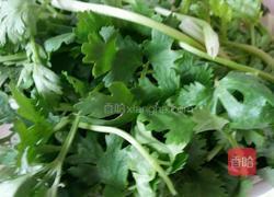 芫荽爆鳝丝的做法图解2