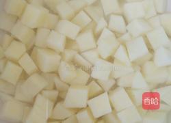 土豆咖喱鸡块方便面的做法图解1