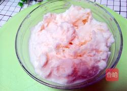火龙果炼乳沙冰的做法图解4