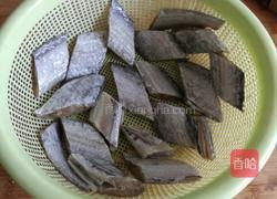 糖醋带鱼的做法图解1