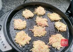 土豆胡萝卜丝饼的做法图解8