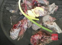 适合夏天喝的乌鸡汤的做法图解4