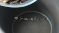 茴香蚕豆的做法图解2