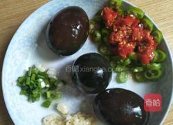 凉拌皮蛋的做法图解1