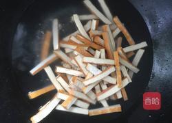 胡萝卜炒香干的做法图解2