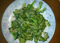 梅菜肉馅炒苦瓜