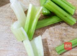 三鲜酱红椒鲜菇辣面（酱意面）的做法图解2