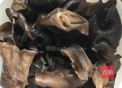 凉拌木耳芦笋的做法图解1