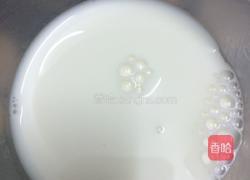 电饭锅戚风蛋糕的做法图解3