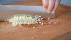 蒜蓉蒸鸡腿的做法图解9