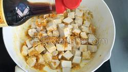 咸蛋烧豆腐的做法图解10