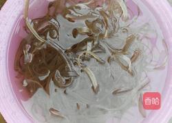 白菜地瓜粉丝炒肉片的做法图解1