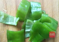 青椒火腿肠的做法图解3