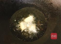 雪菜南瓜炒烤虾的做法图解3